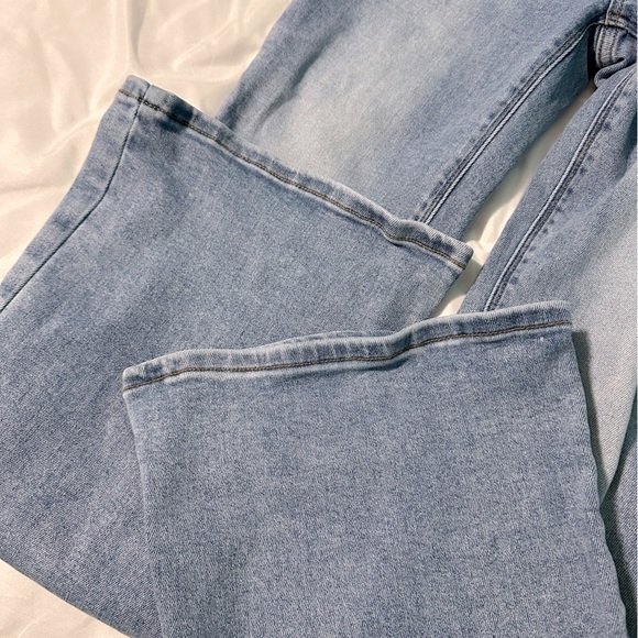 Risen high rise flare leg - Picture 7 of 7